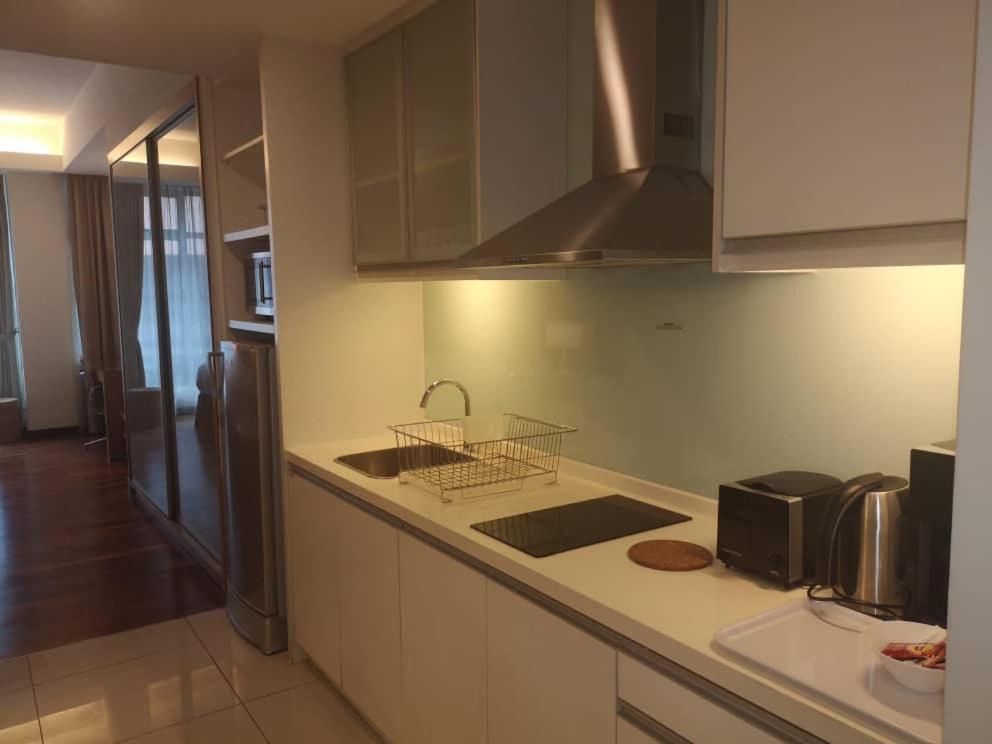 Cormar Suites Куала-Лумпур Экстерьер фото